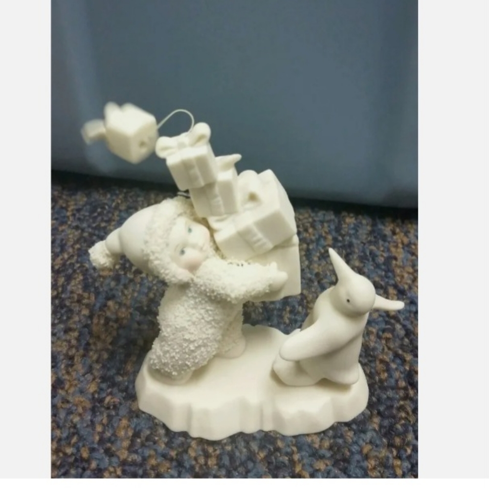 Dept 56 Snowbabies I have Lots to Give Figurine